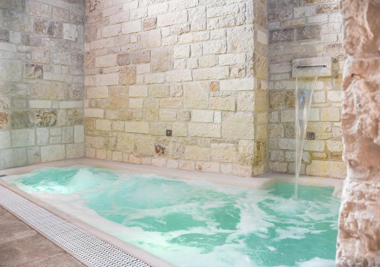 Trulli E Puglia Luxury Suite Альберобелло Экстерьер фото