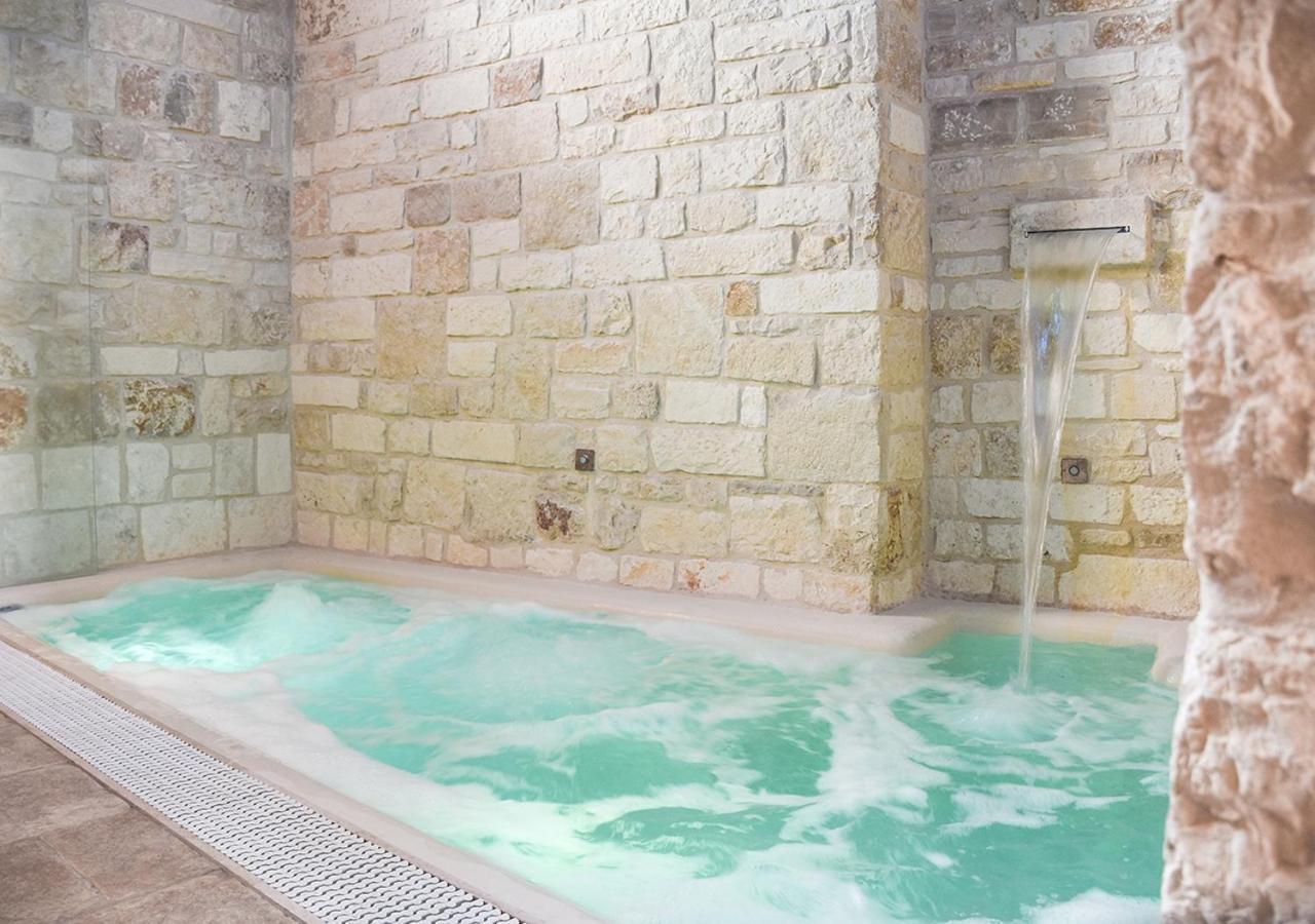 Trulli E Puglia Luxury Suite Альберобелло Экстерьер фото